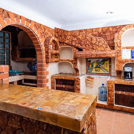 Vica Guest House Con Piscina En La Entrada De La Zona Hotelera 칸쿤 외부 사진