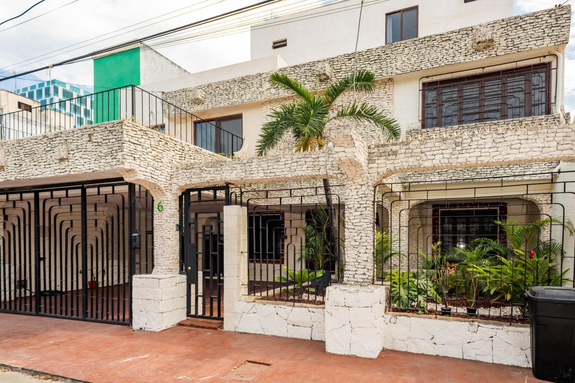 Vica Guest House Con Piscina En La Entrada De La Zona Hotelera 칸쿤 외부 사진